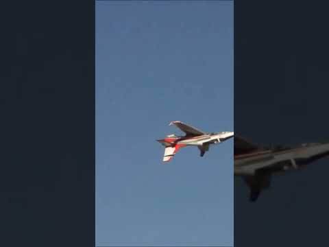 Crazy slow inverted pass by Ali Mach w/the E-flite 90mm Viper!