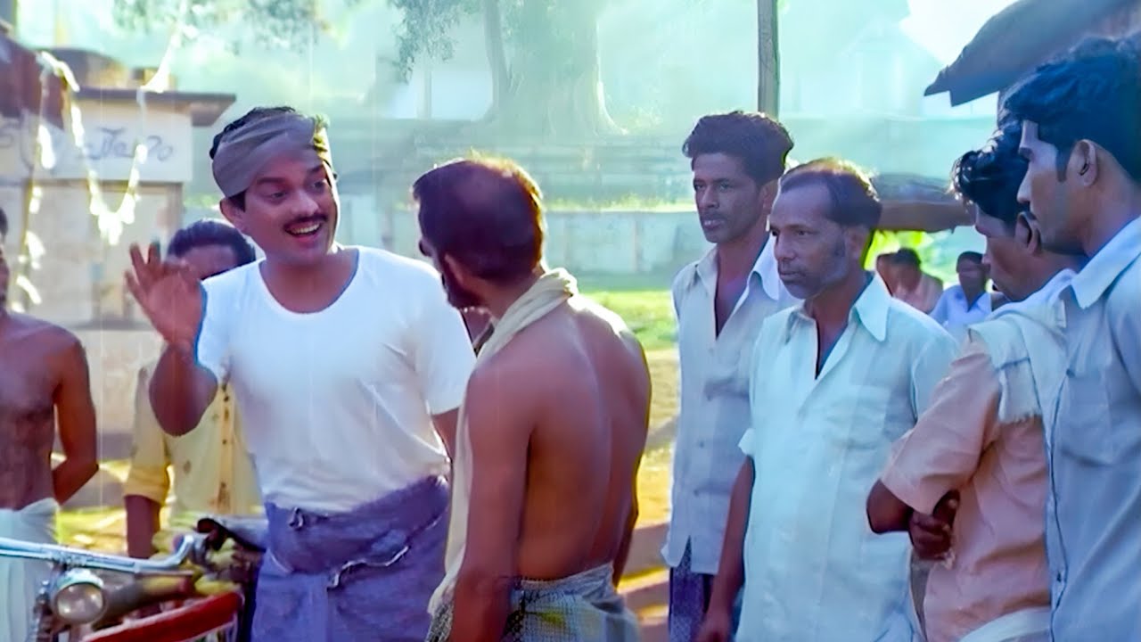 Chaya Shop Now Offers Neyyappam & Pazham Pori 😂