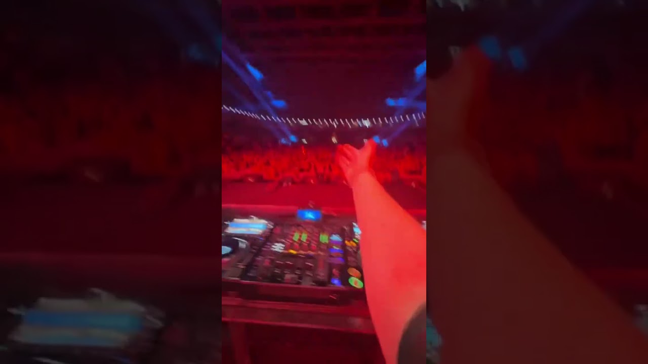 Master DJing with One Hand: Easy Tutorial for Beginners 🎧