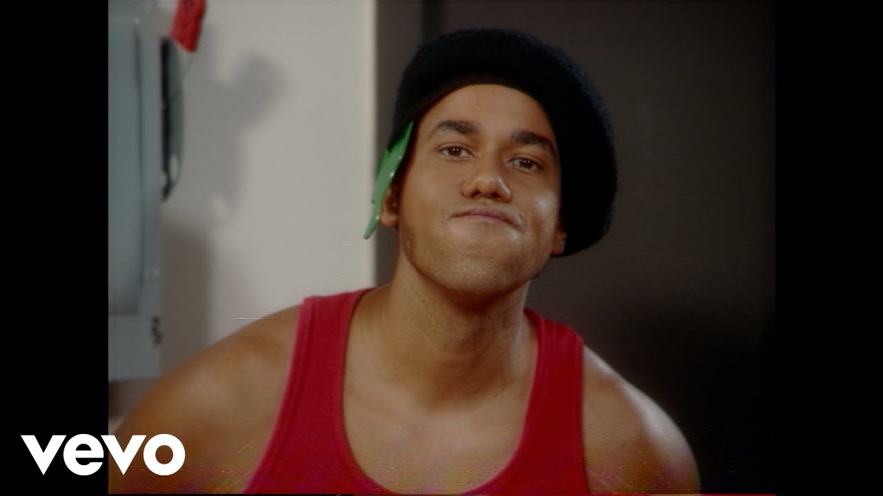 Romeo Santos - Suegra (Official Video) 🎶