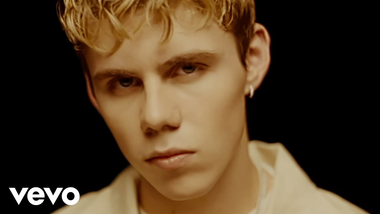 The Kid LAROI - GIRLS 🎶 Official Music Video ft. Alix Earle