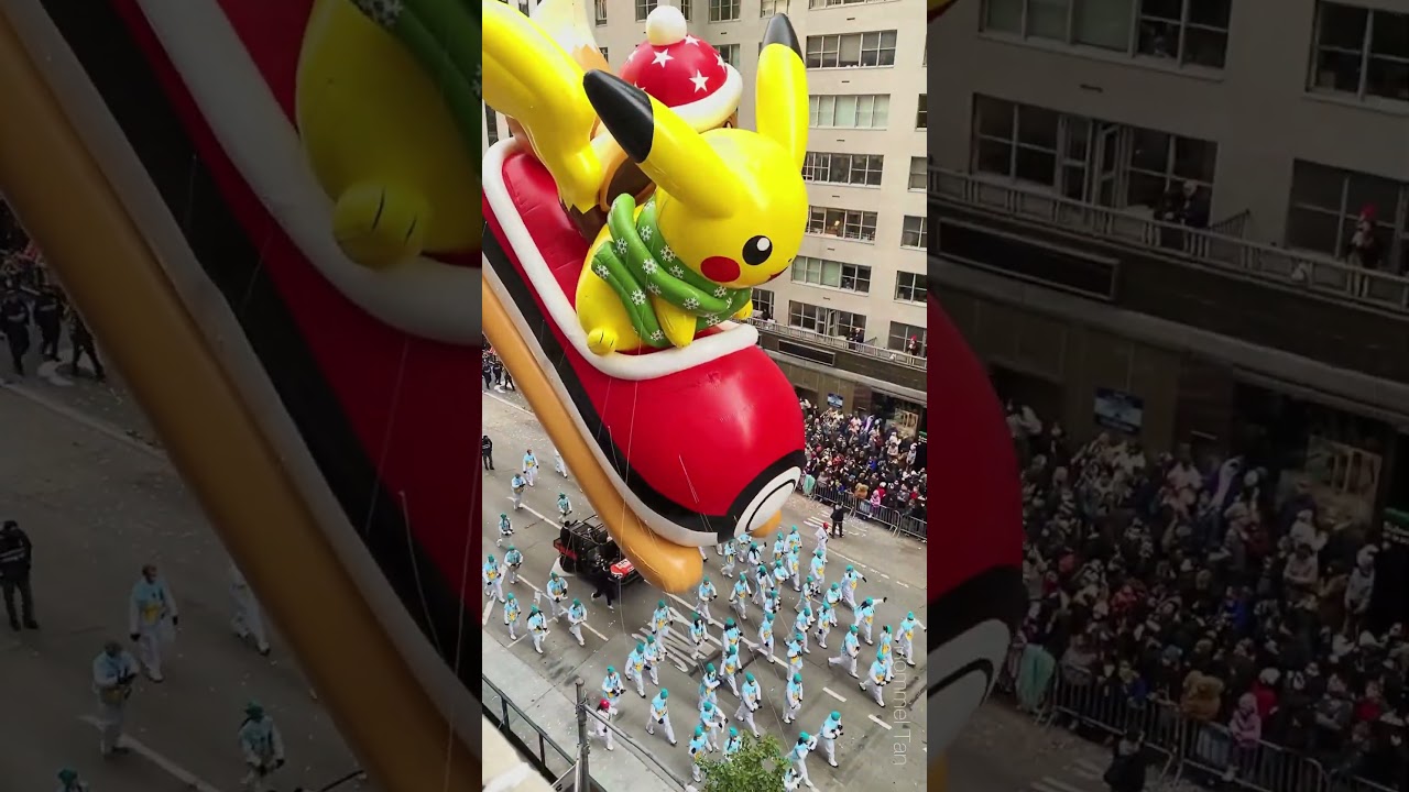 Macy's Thanksgiving Day Parade in NYC π