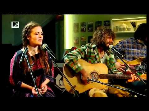 Angus & Julia Stone Perform 'Big Jet Plane' Live βοΈ