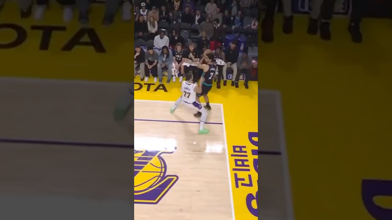 Aldama le da un balonazo a Doncic en Memphis vs Lakers 🏀