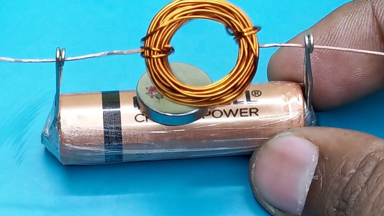 Learn How a Simple DC Motor Works π§²π | Easy Science Explanation