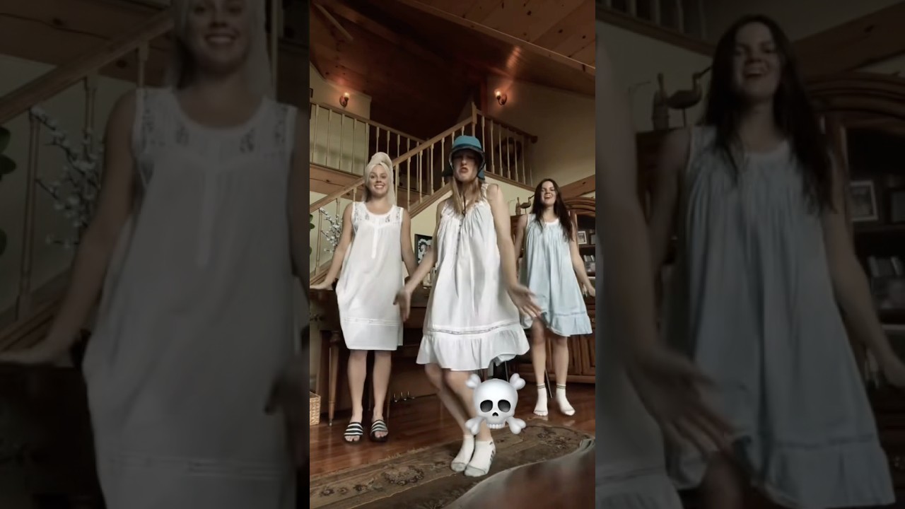 Fun Bowling Alley Experience π³