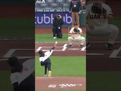 This kid brought the stadium to its feet with this first pitch 😳