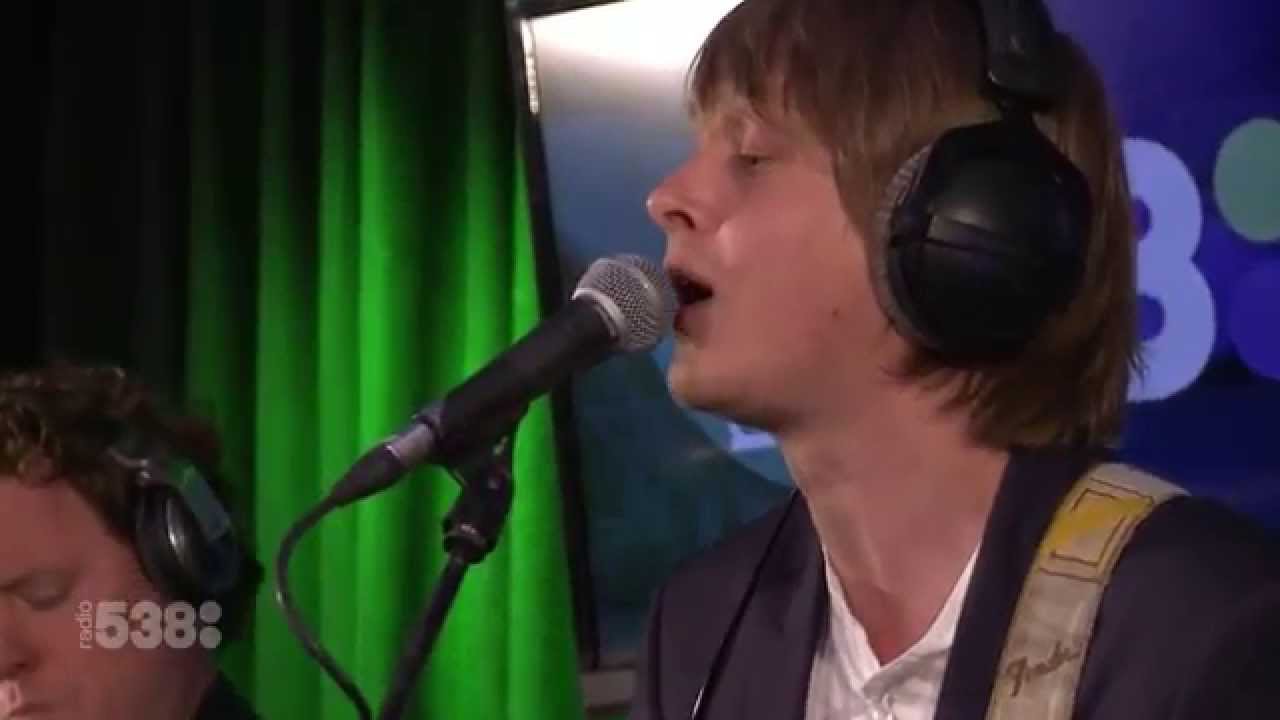 Bertolf Performs 'Another Day' on Frank en Ochtend Show