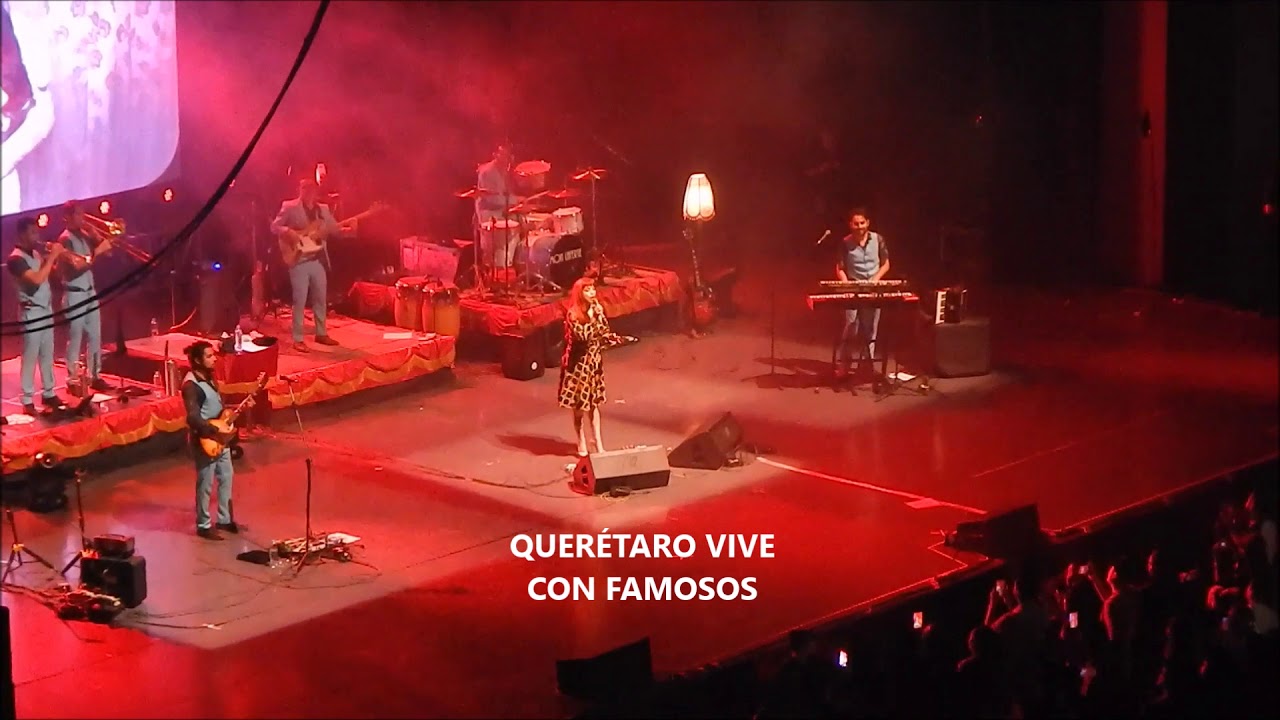 Mon Laferte Performs 'Tu Falta de Querer' (2017) 🎶
