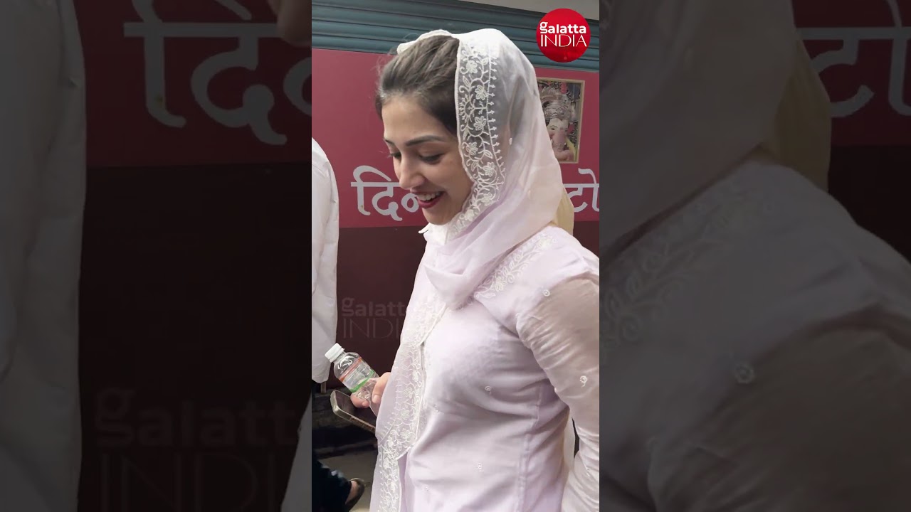 Mehreen Pirzada Shares a Beautiful Prayer Moment at Lalbaugh Cha Raja ✨