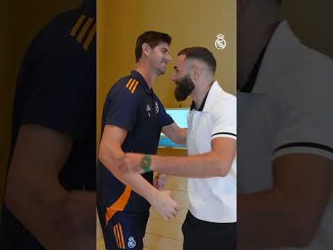 🤩 A VERY special visit in Jeddah! 🤗 ¡Una visita muy especial en Yeda! #Benzema #SuperSupercopa