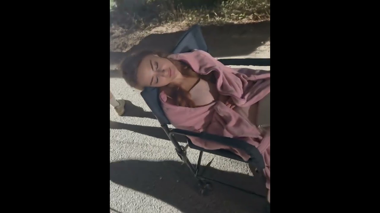 Aynadaki Yabancı Kamera Arkası: Sürpriz Anlar 🎥