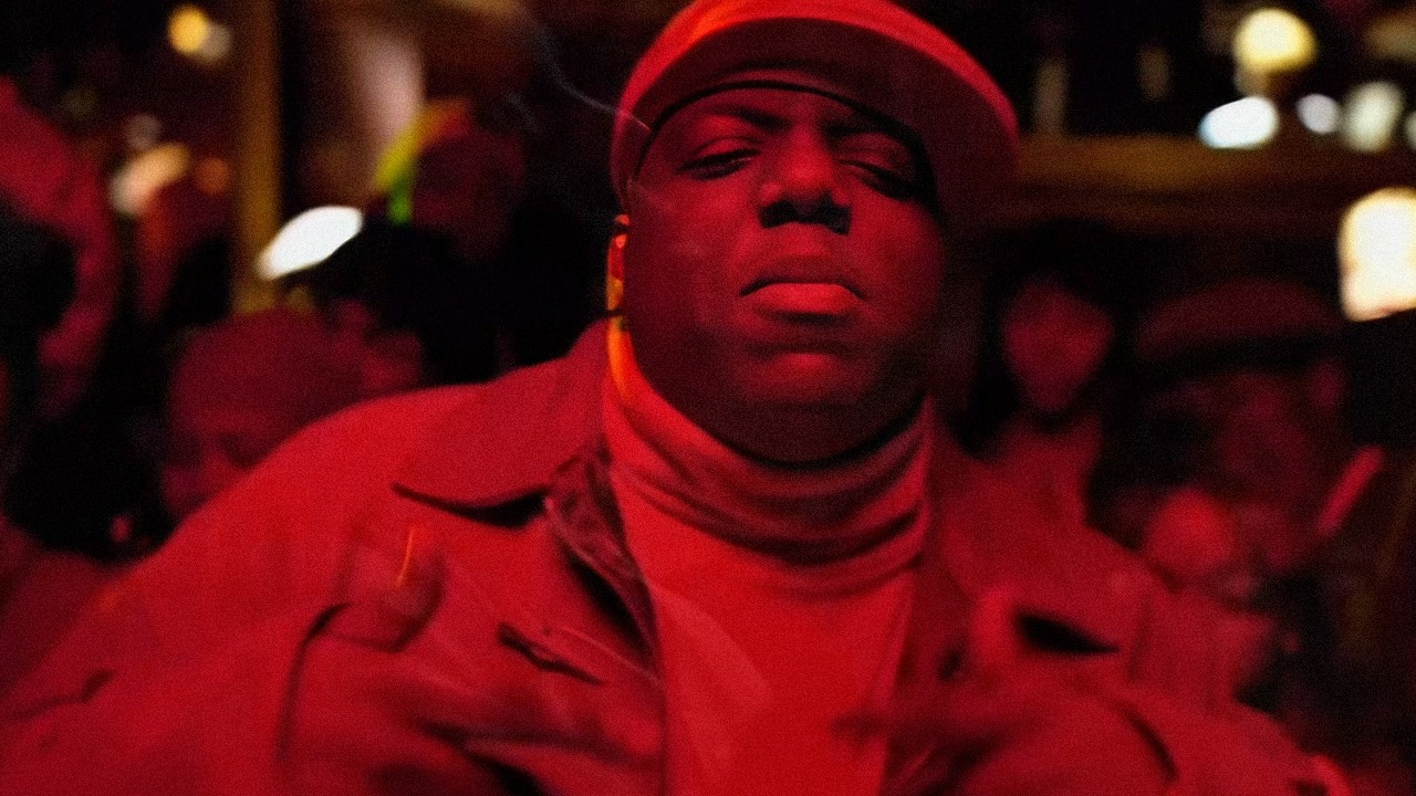 The Notorious B.I.G. - Big Poppa (Official Music Video) 🎤