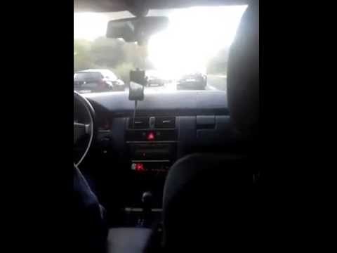 Morgendlicher Stau: Ein tägliches Ritual 🚗