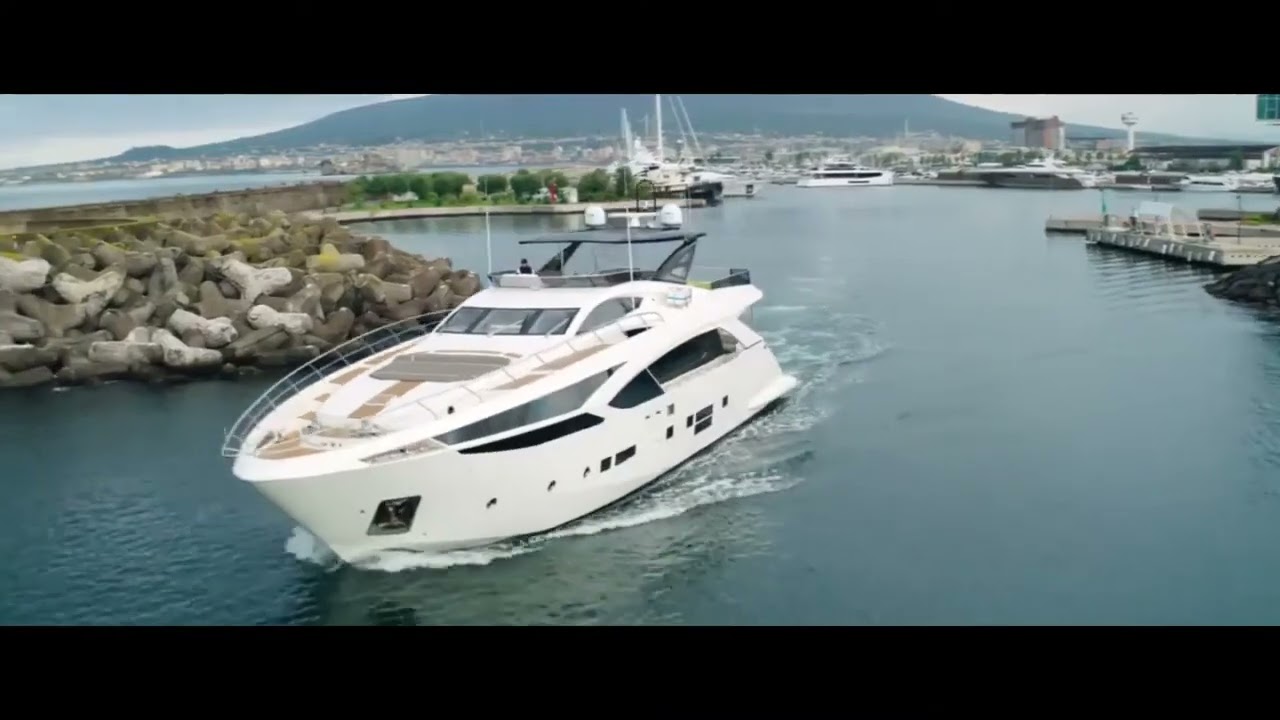 Massimo & Laura's Boat Scene in 365 Days 🚤