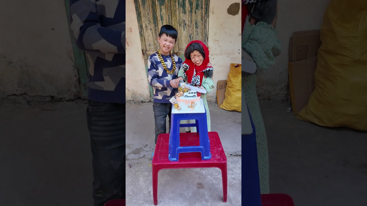 Mẹ ơi, con muốn ăn bánh kem! 🍰