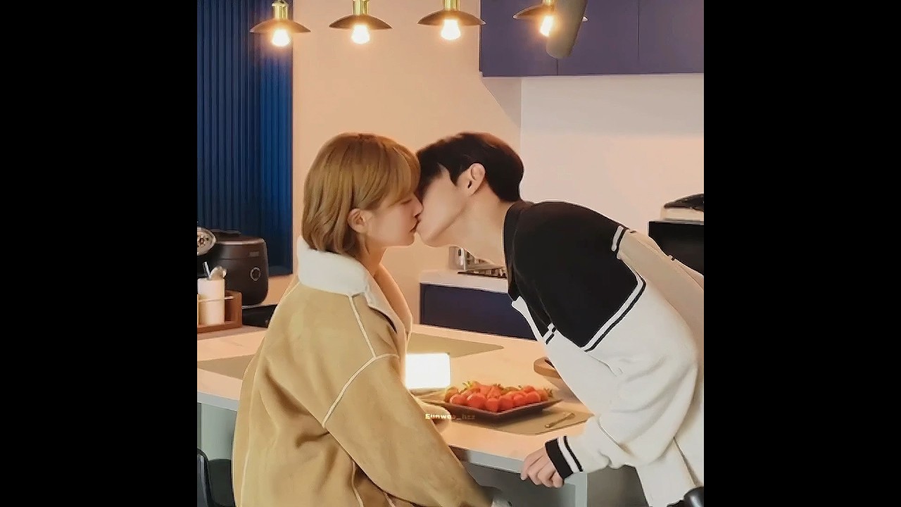 Cha Eunwoo Smiles During Kissing Scene Practice in 'A Good Day To Be A Dog' 😘