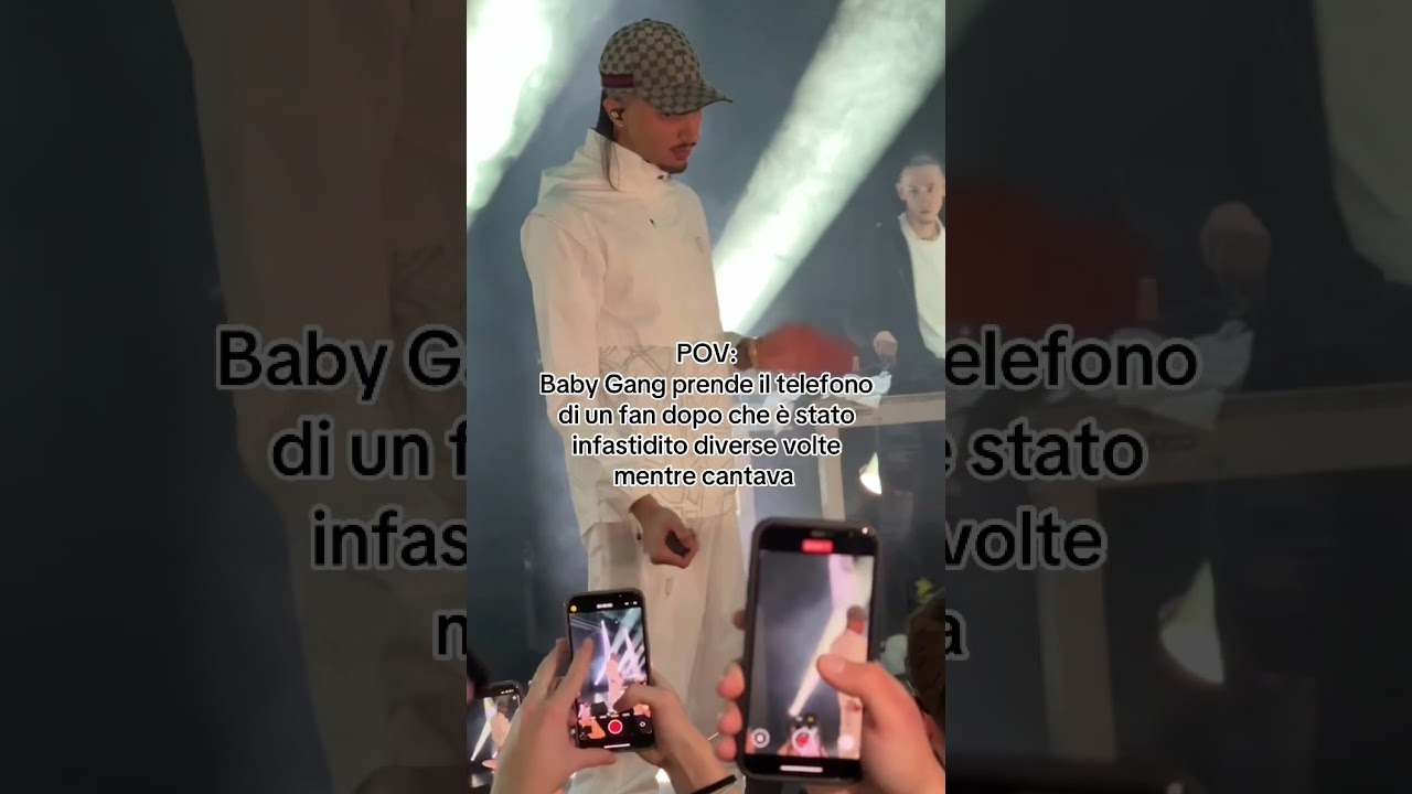 Baby Gang Sorprende un Fan Rubandogli il Telefono 📱