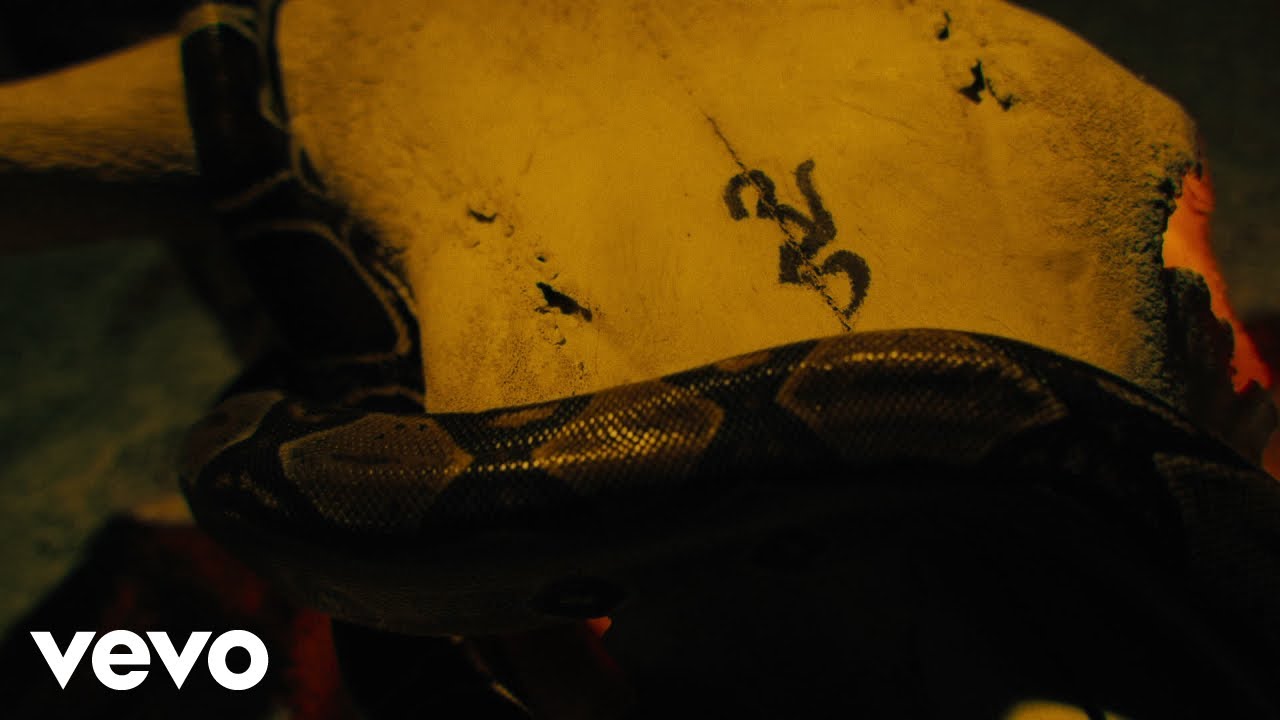 MACE, Izi & Jack The Smoker Drop🔥 'DIO NON É SORDO' – Watch the New Music Video