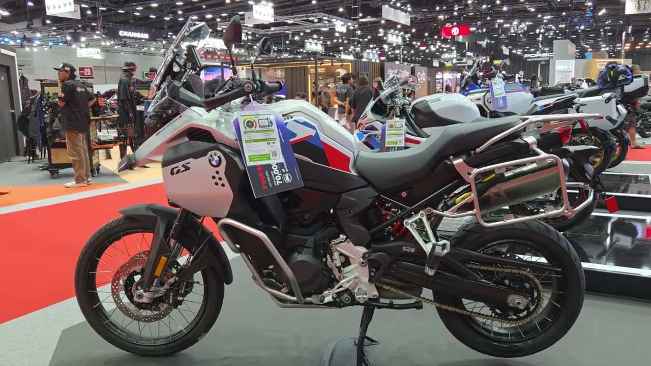 BMW F 900 GS Adventure: Mid-Range Touring Bike 🚵‍♂️