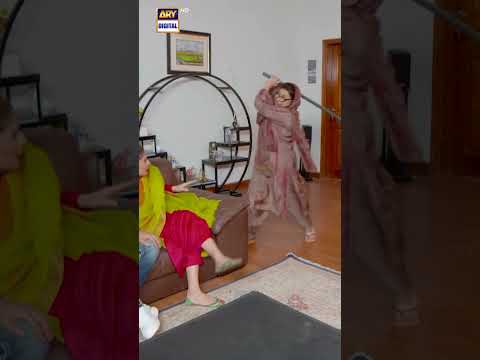 Momo Ne Khoobsurat Ki Pitai Kardi #momo #bulbulay #shorts