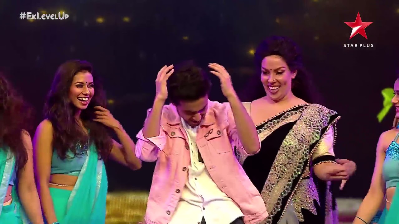 Raghav's Romantic Dance Performance of 'Lo Aaj Main Kehta Hoon I Love You' π
