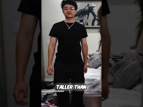 JasonTheWeen got height check by Valkyrae