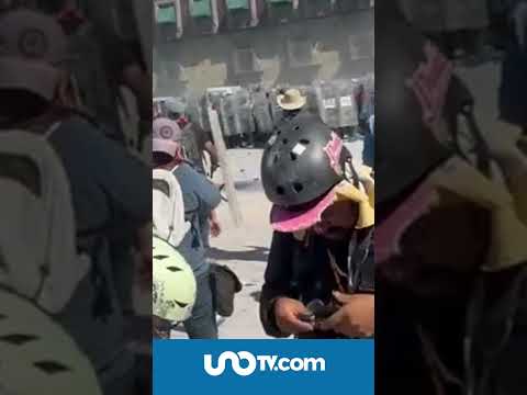 Policías de la SSC lanzan gas a manifestantes