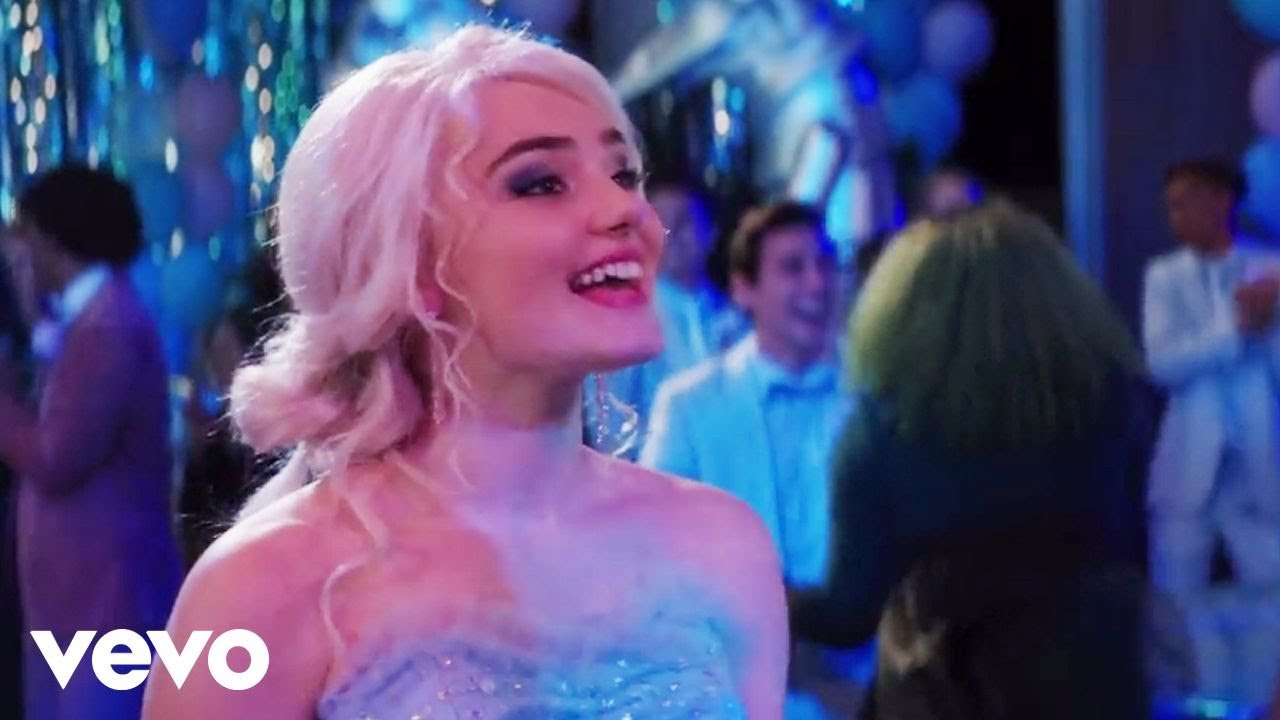 ZOMBIES 2 Cast Performs 'One for All' 🎶