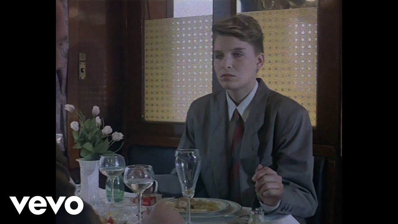 Orchestral Manoeuvres In The Dark - Locomotion (Music Video, 1984) 🚆