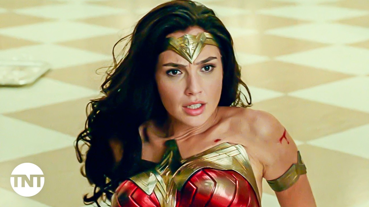 Wonder Woman Faces Cheetah for the First Time [CLIP] | Wonder Woman 1984 (2020) | TNT