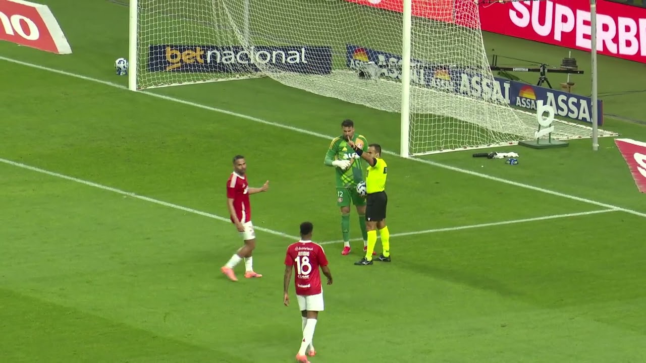 VAR Brilha no Clássico: Internacional Empata com Atlético-MG Após Decisões Cruciais ⚽
