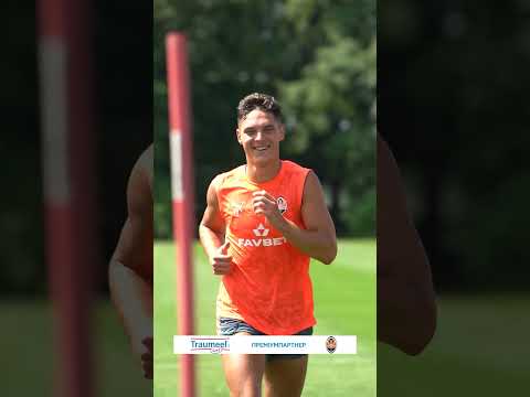 ⏰ Коли твій будильник – Арда Туран 😅 🏃♂️ Бігова робота на ранковому тренуванні 😤 #Shakhtar