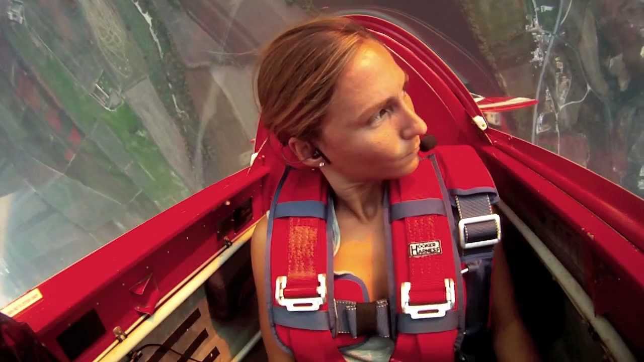 Diana GS's 2011 Aerobatics Warm-up ✈️