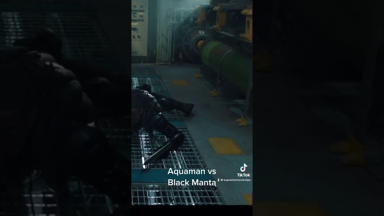 Aquaman Battles Black Manta in Submarine ⚓