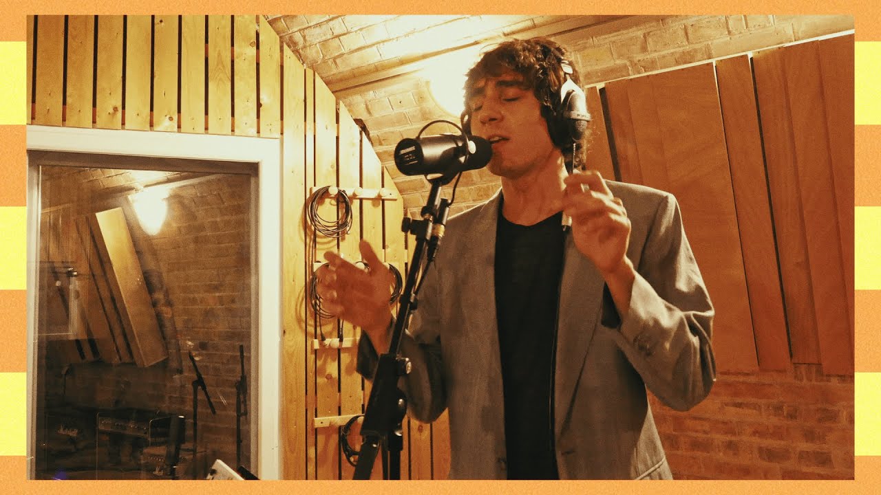 Kazy Lambist & Emile Londonien Perform 'Flawless Form' in Studio 🎶
