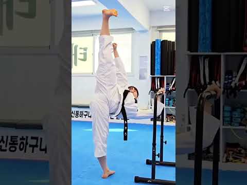 Taekwondo Korean Girl Strong Side kick || Taekwondo Female  Training #shorts #taekwondo