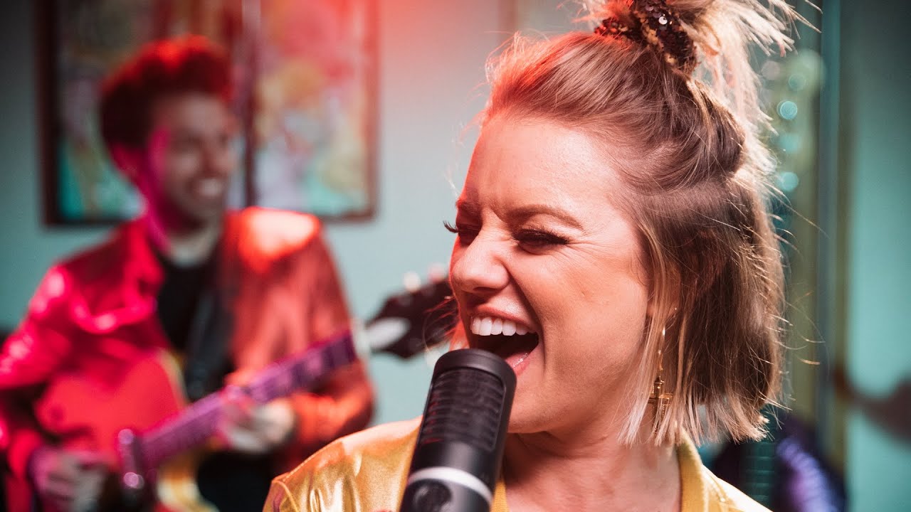 Michael Jackson's 'The Way You Make Me Feel' Funk Cover ft. Therese Curatolo 🎶