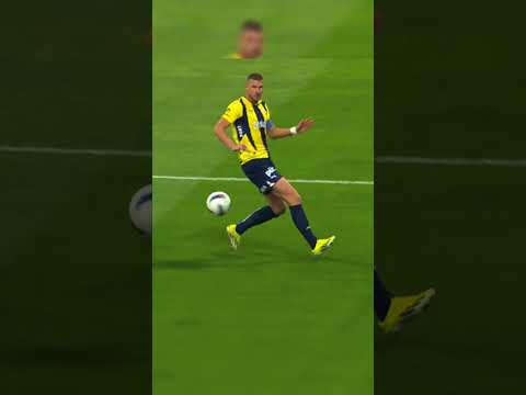 Herkes gol olmasını beklerken son anda Emirhan #beşiktaş #fenerbahçe #beşiktaşfenerbahçe