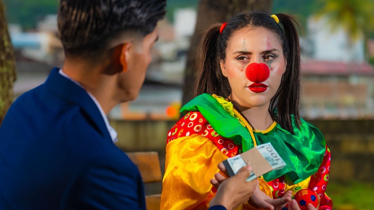 ¡Increíble! Payasita callejera salva a un empresario y transforma su vida 🎉