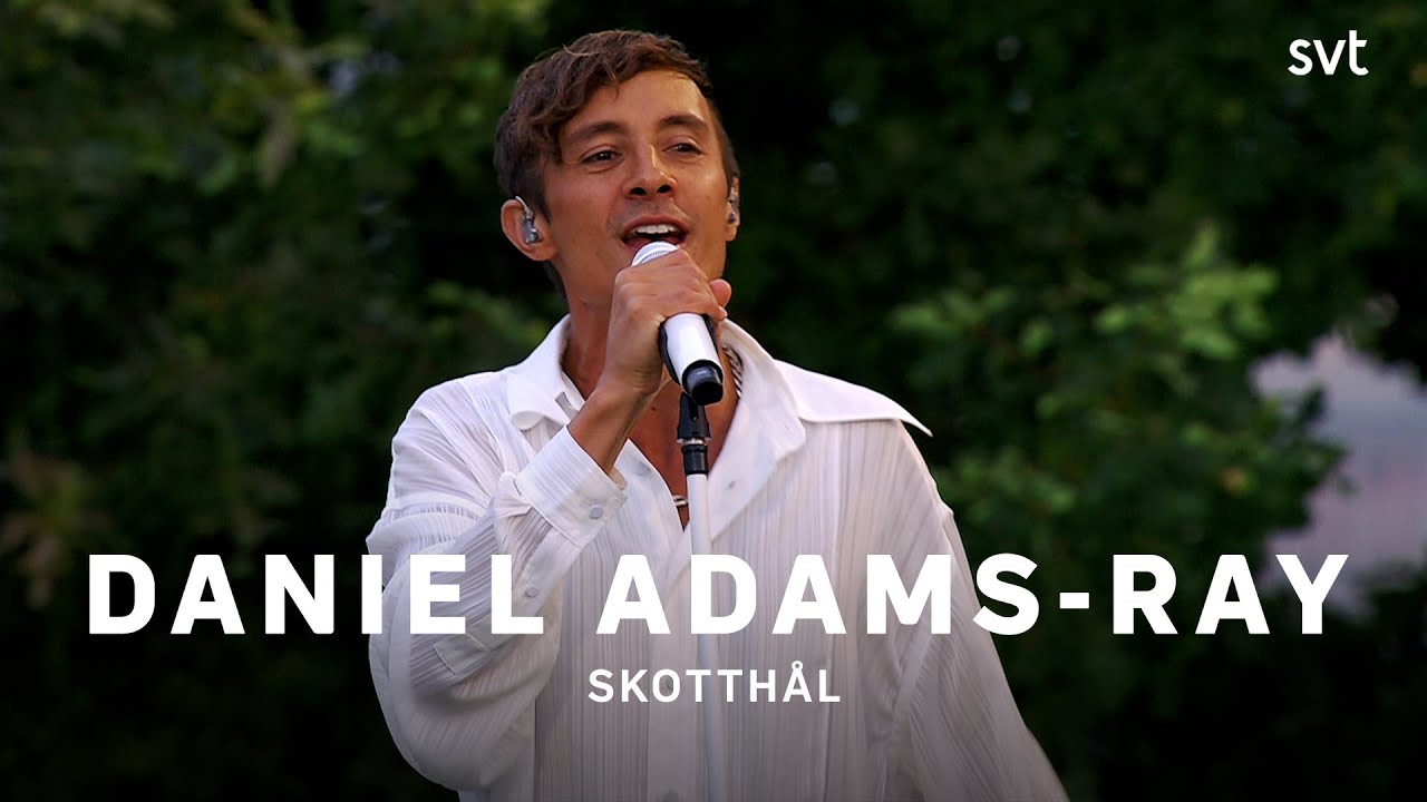 Daniel Adams-Ray Performs 'Skotthål' at Allsång på Skansen 2022 🎶