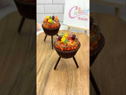 BBQ cupcakes 🔥🧁 #cakedbyrach #cakedecoration #cupcake #cupcakeideas #cakedesign #bbq #grill #short
