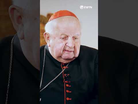 Kard. Dziwisz wspomina Jana Pawła II i podaje niezane dotąd fakty z życia Papieża - całość dziś 18