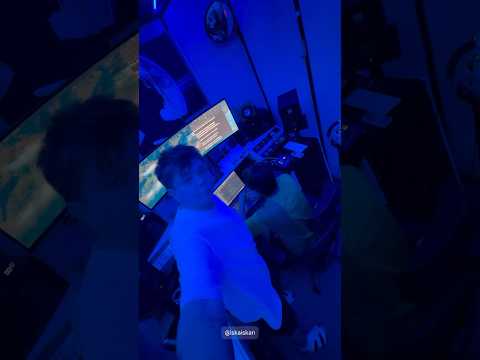 Новые треки в работе,но руки тянутся к старому…#возвращаемстарое #музыканавсегда