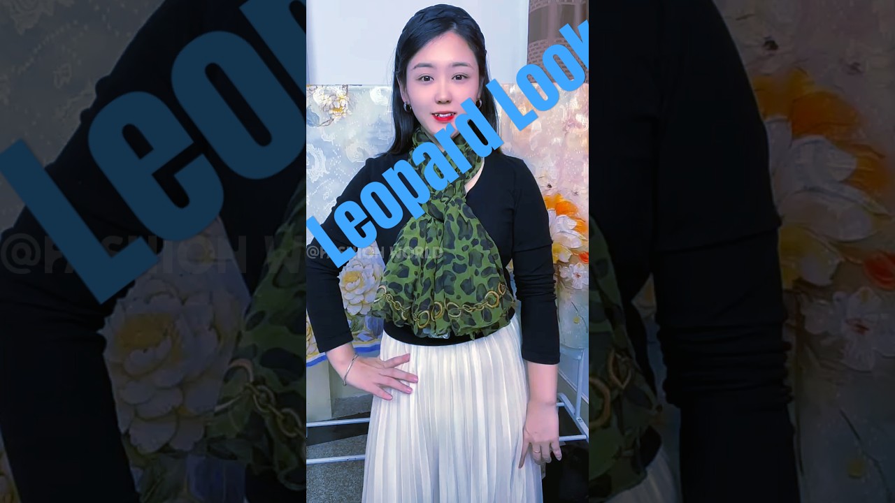 Cozy Chic: Leopard Scarf Style 🐆