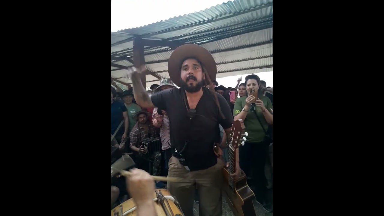 Guitarreada con Lázaro at Yvy Pora 2024 🎸