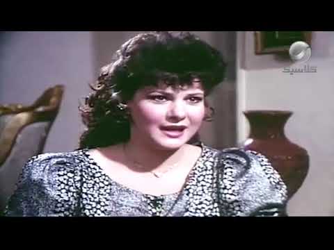 مش فاهم ايه اللي عاجبها فـ ودني 🤣🤣