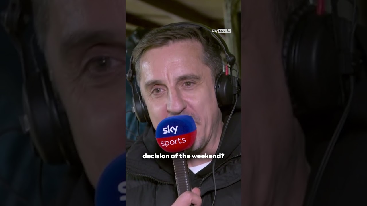 Gary Neville's Funny Sideline Moment 😂