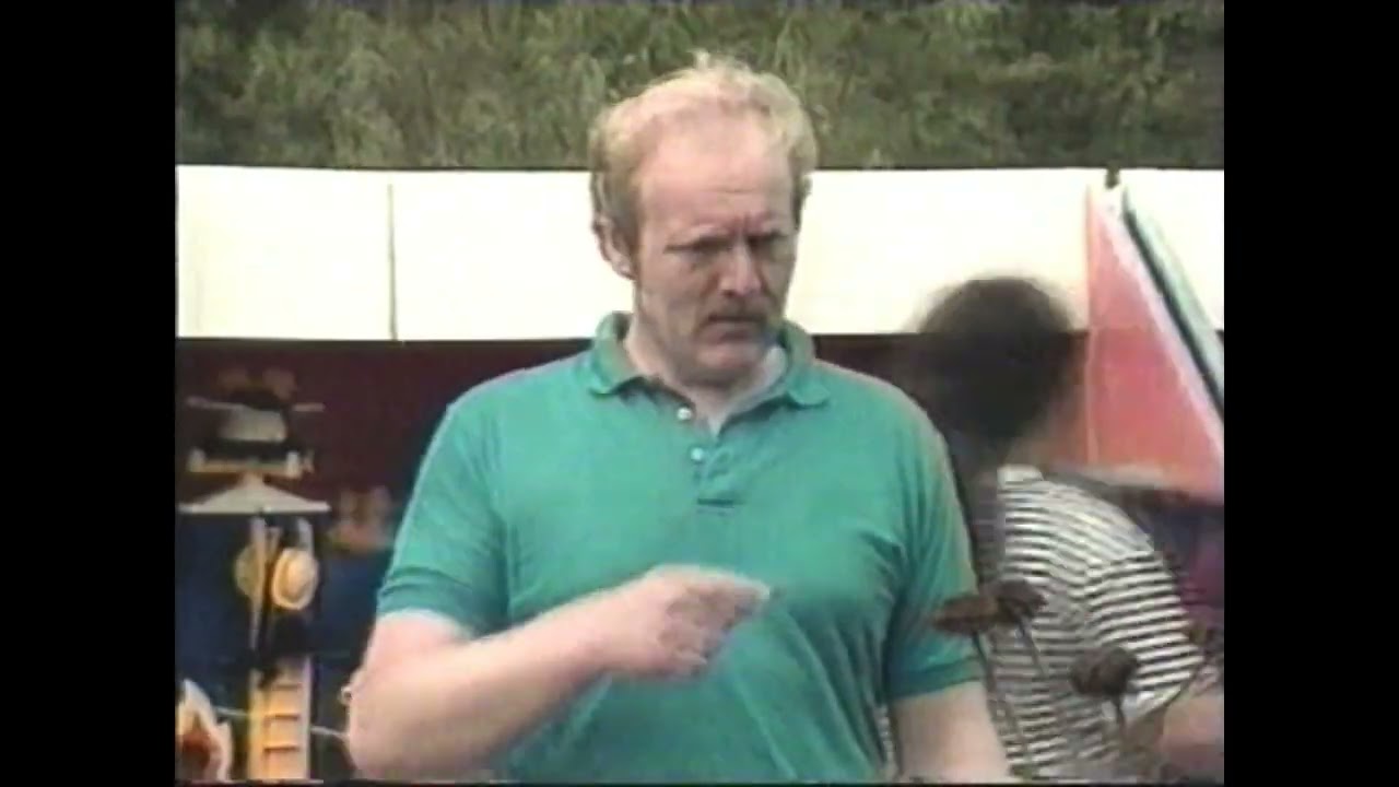 Découvrez l'émission culte 'Un monde de fous' sur Pub Québec (2003) 🎥