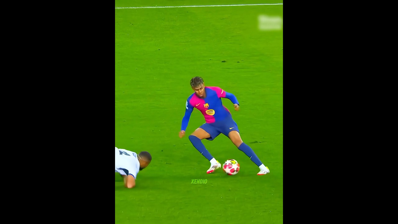 Top 10 Football Skills That Will Leave You Speechless ⚽